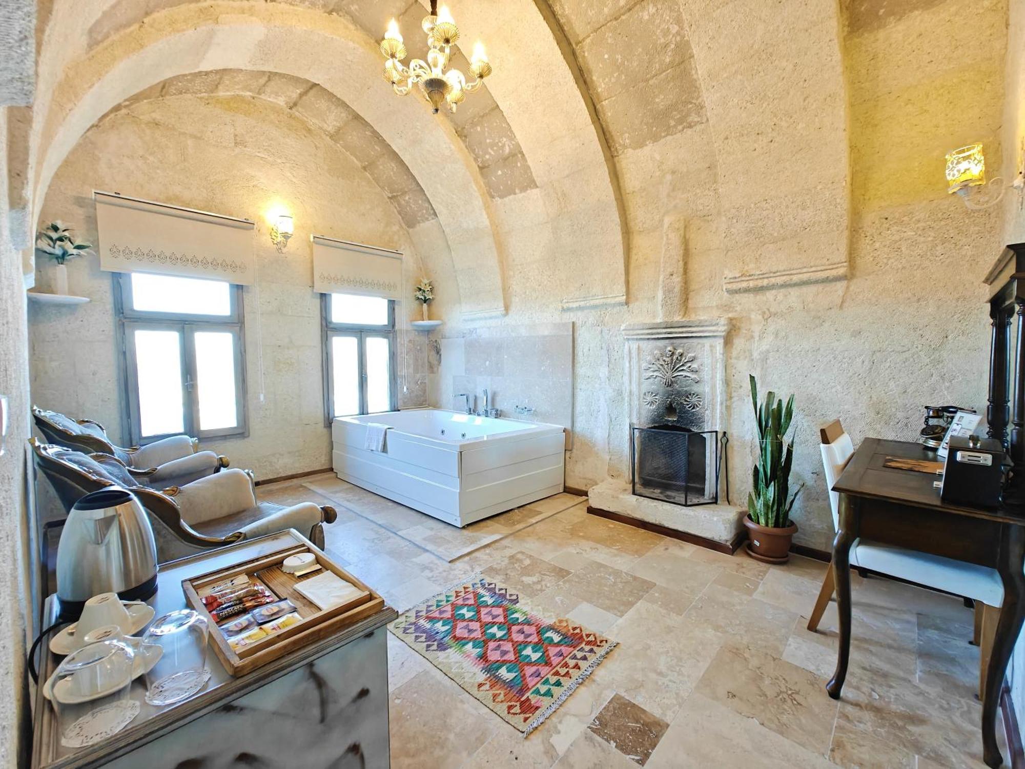 Karlik Cave Suite Cappadocia Uçhisar Eksteriør billede